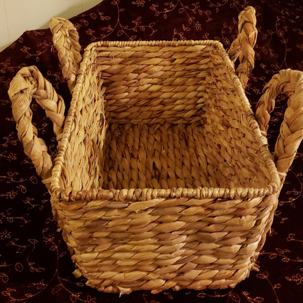 Rectangle Woven Seagrass Basket with Woven Handles: Vintage, Tan/ Cream color